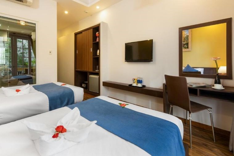 Superior Twin With Window